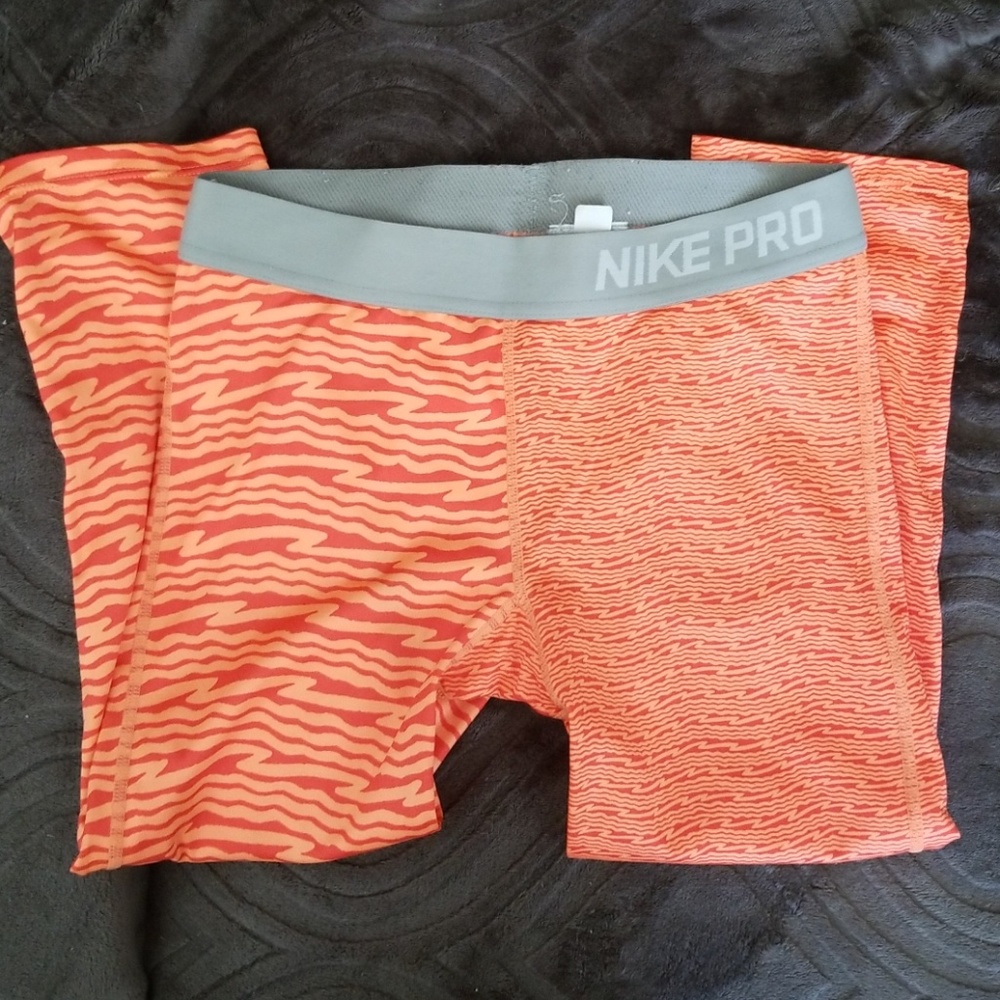 Nike pro capri workout pants